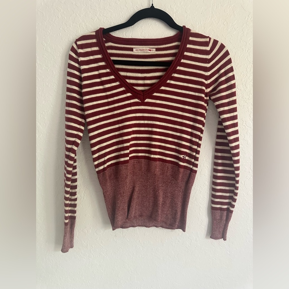 Levi's Burgundy V-Neck Sweater size XS